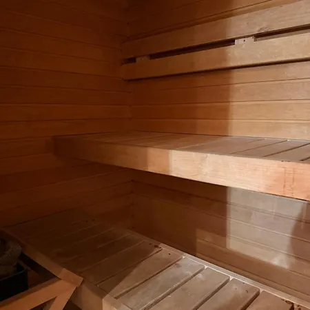 Family With Sauna I Free Private Parking Apartamento
